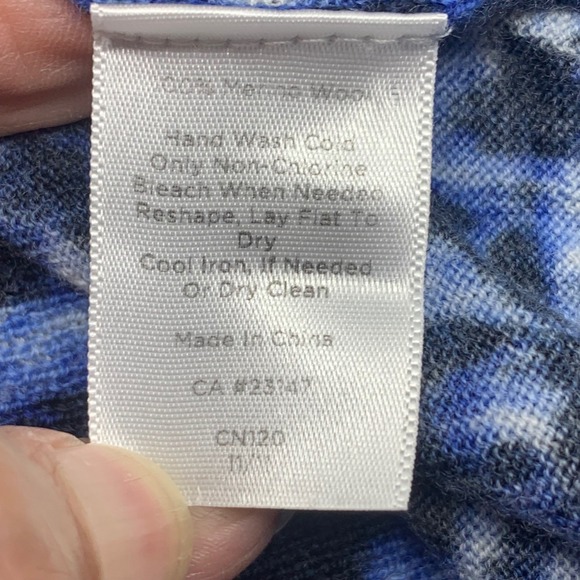 Talbots Women's 3/4 Sleeve Blue Pattern Button Front Merino Wool Cardigan Size M - Picture 6 of 6